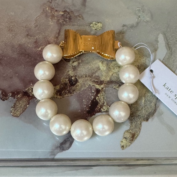 kate spade Pearl & Gold Bow Bracelet!!! - Picture 6 of 10